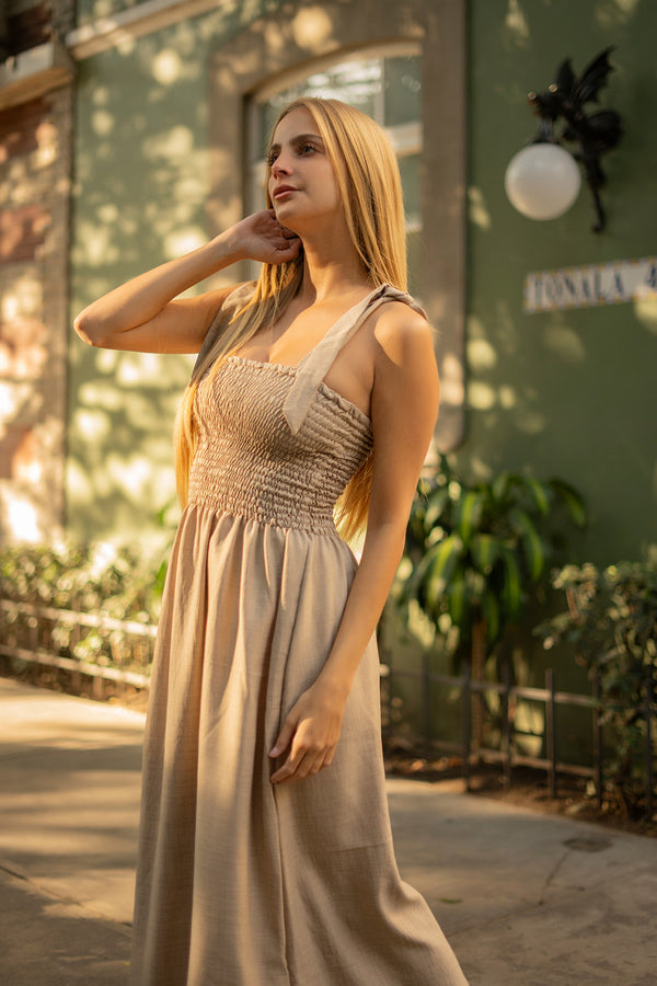 Vestido resortado cafe claro