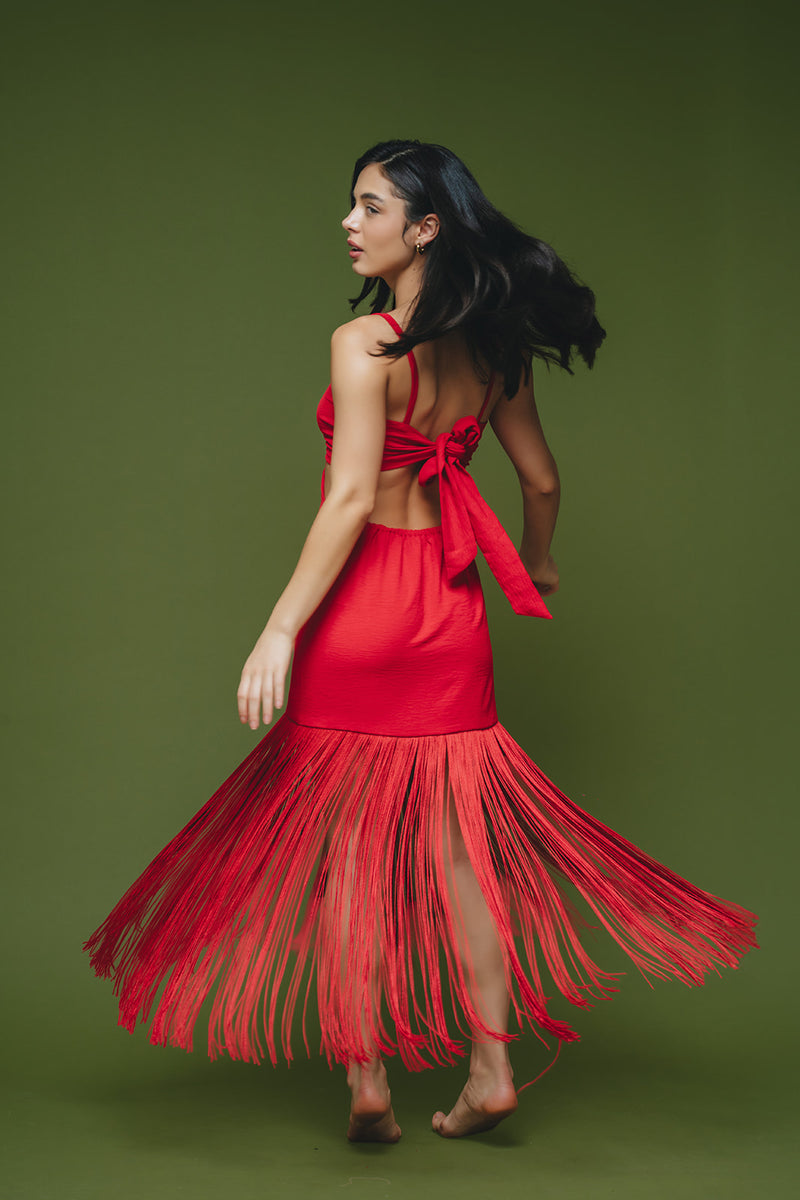Vestido cut out rojo con flecos
